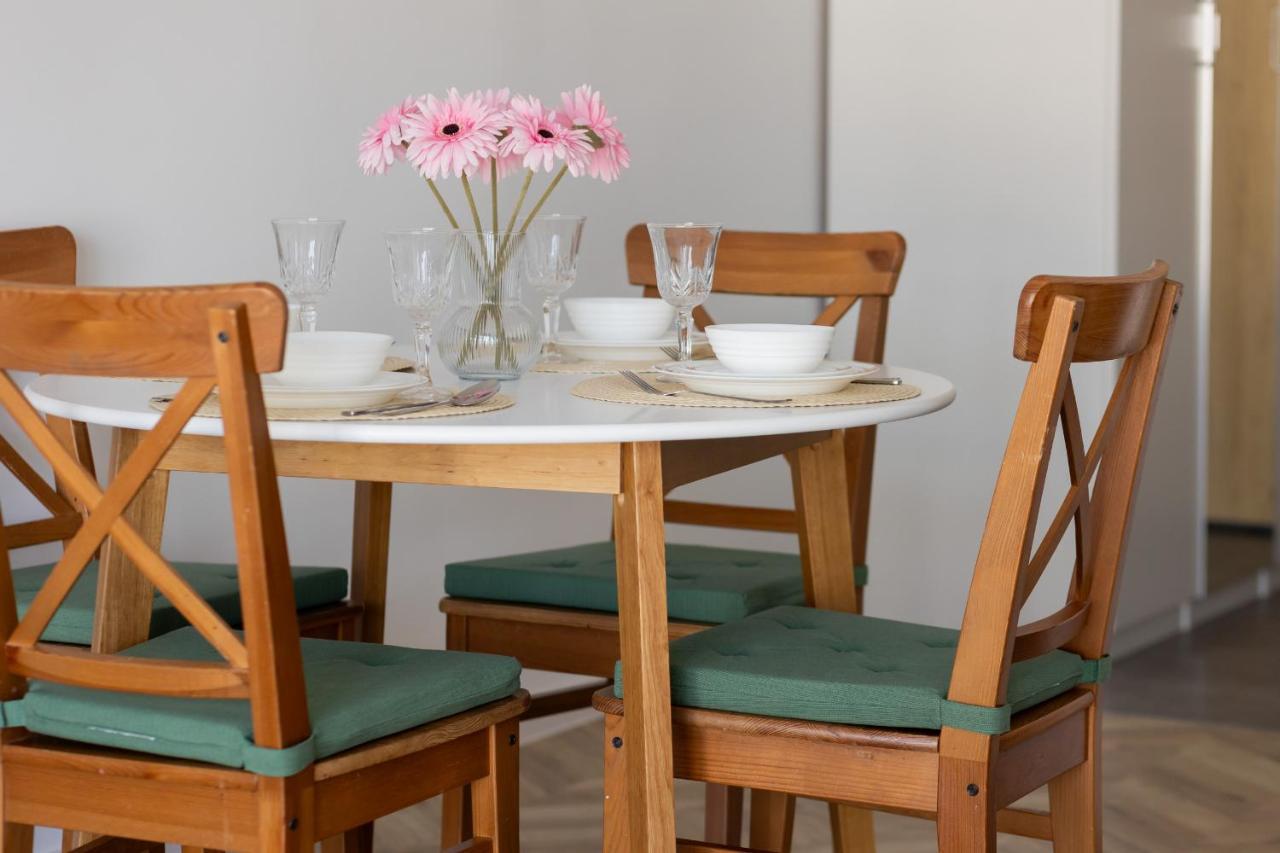 Ursus Sunny Studio For 4 Guests With Parking & Balcony By Noclegi Renters Varsóvia Exterior foto